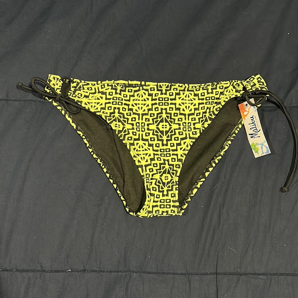 Malibu swim bottom NWT